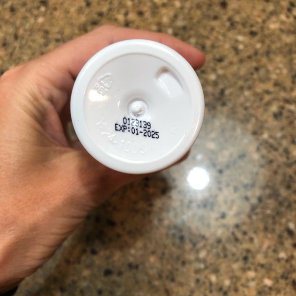 Supergoop! Zinc screen & (re) setting spray - Picture 5 of 5